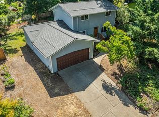 19303 Whitney Ln, Oregon City, OR 97045