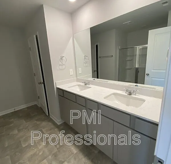 4140 Feetham Dr — Photo 12