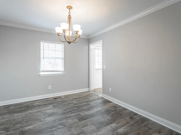 8214 Holly Crest Dr — Photo 15