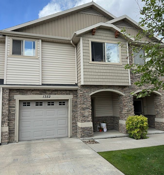 1st image of 1352 W Stone Meadow Dr