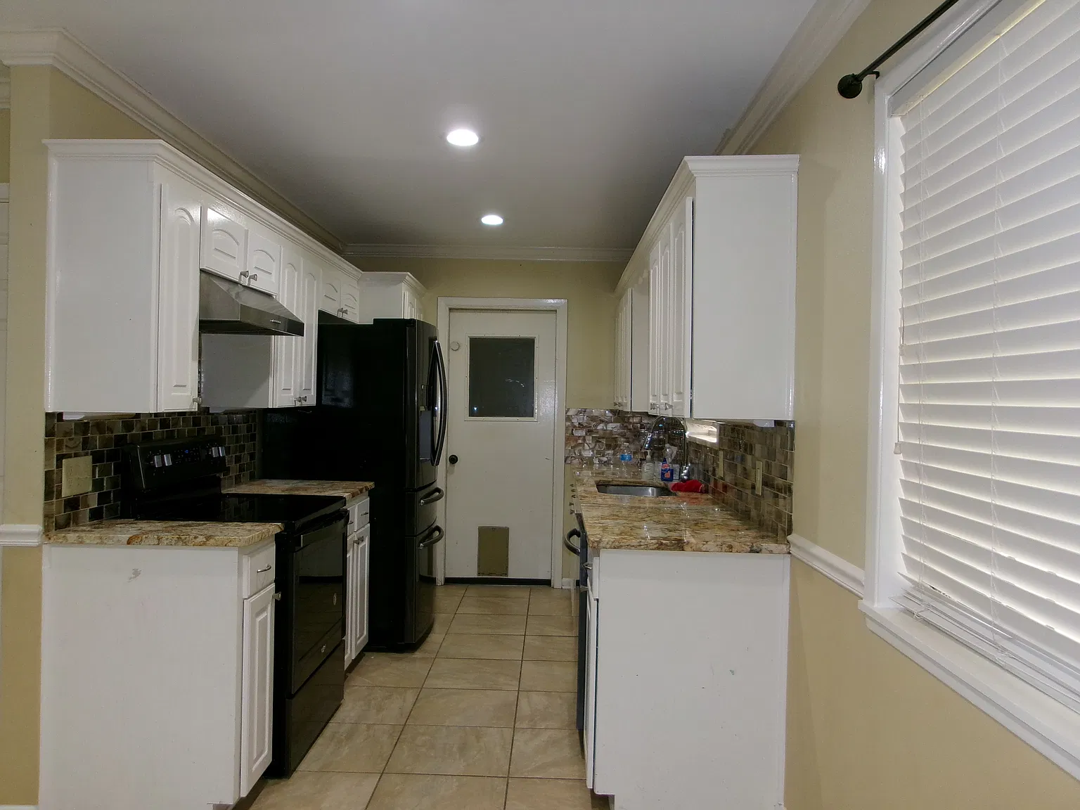 4 bed, 1615 sqft, $1,700 — Photo 2