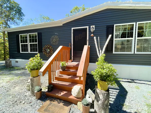 3177 Stony Run Ln, Cresco, PA 18326