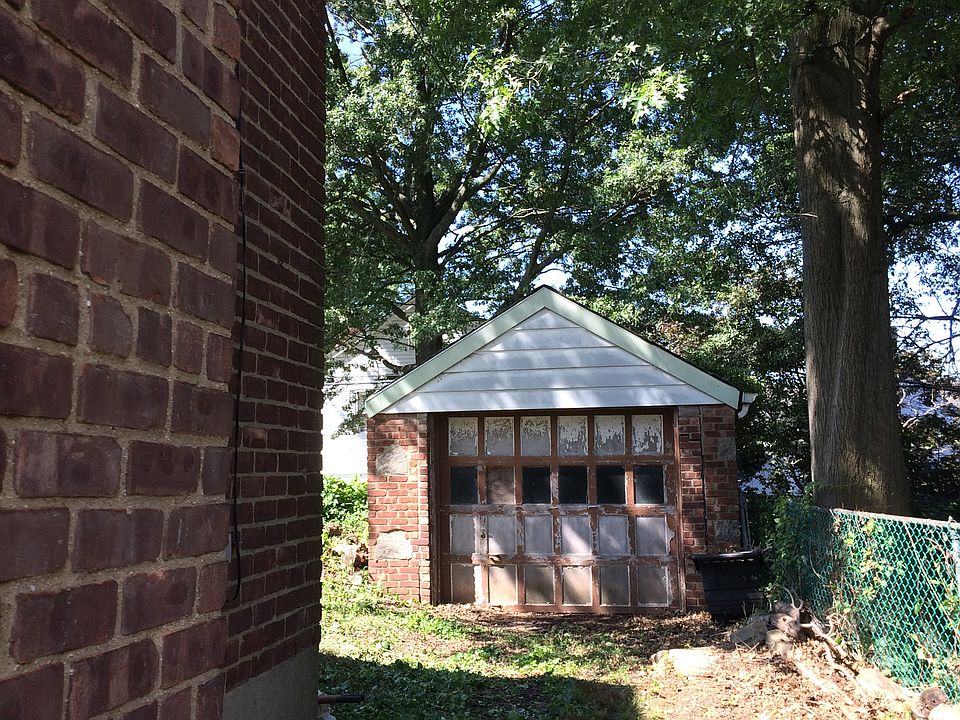 2nd image of 7924 211th St