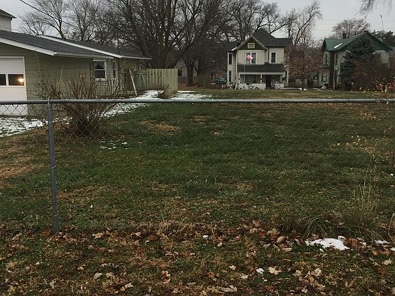 817 Lot included with house