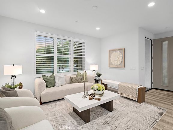 3rd image of 118 Modjeska