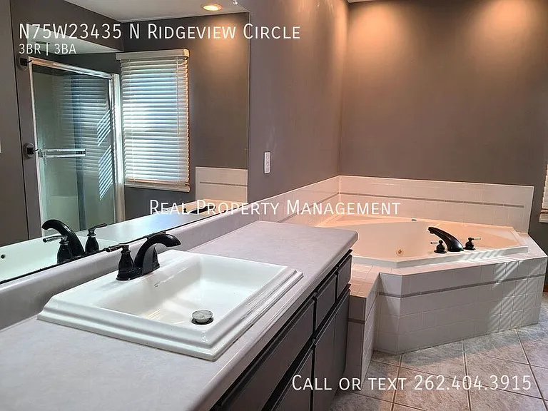 N75W23435 N Ridgeview Cir — Photo 9