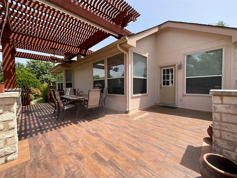 7008 Albacete Ln — Photo 21
