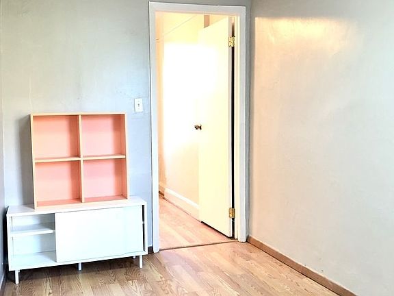 3rd image of 127 Henry St APT 5