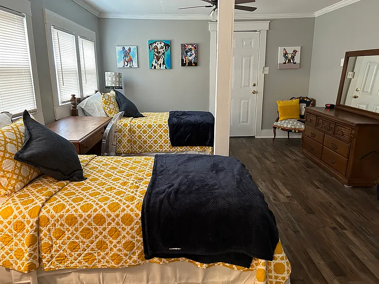1323 Franklin St — Photo 12