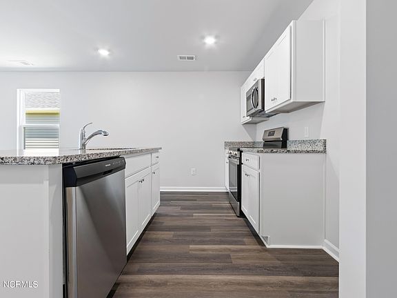5th image of 7063 Woodline Drive SW