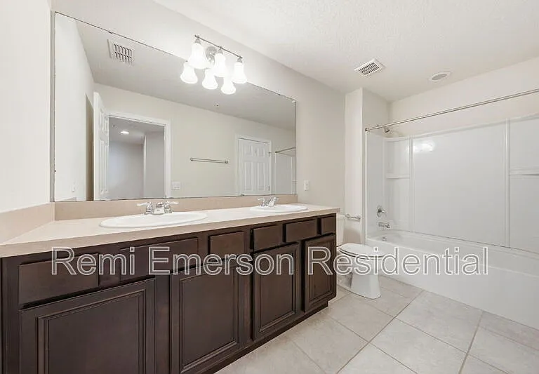 1096 Pavia Dr — Photo 17