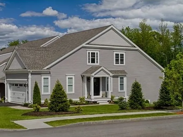 216 Fairway Dr, Northbridge, MA 01534