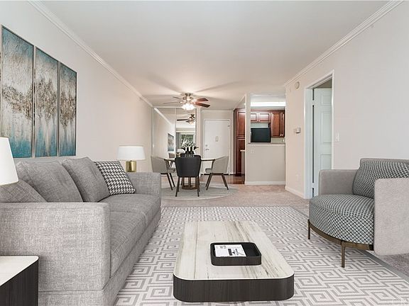 2nd image of 5510 Owensmouth Ave APT 201