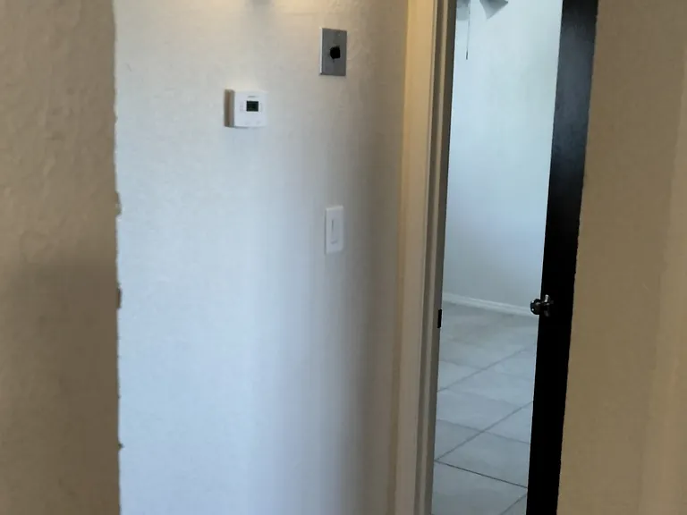 4431 E 3rd St #10 — Photo 10