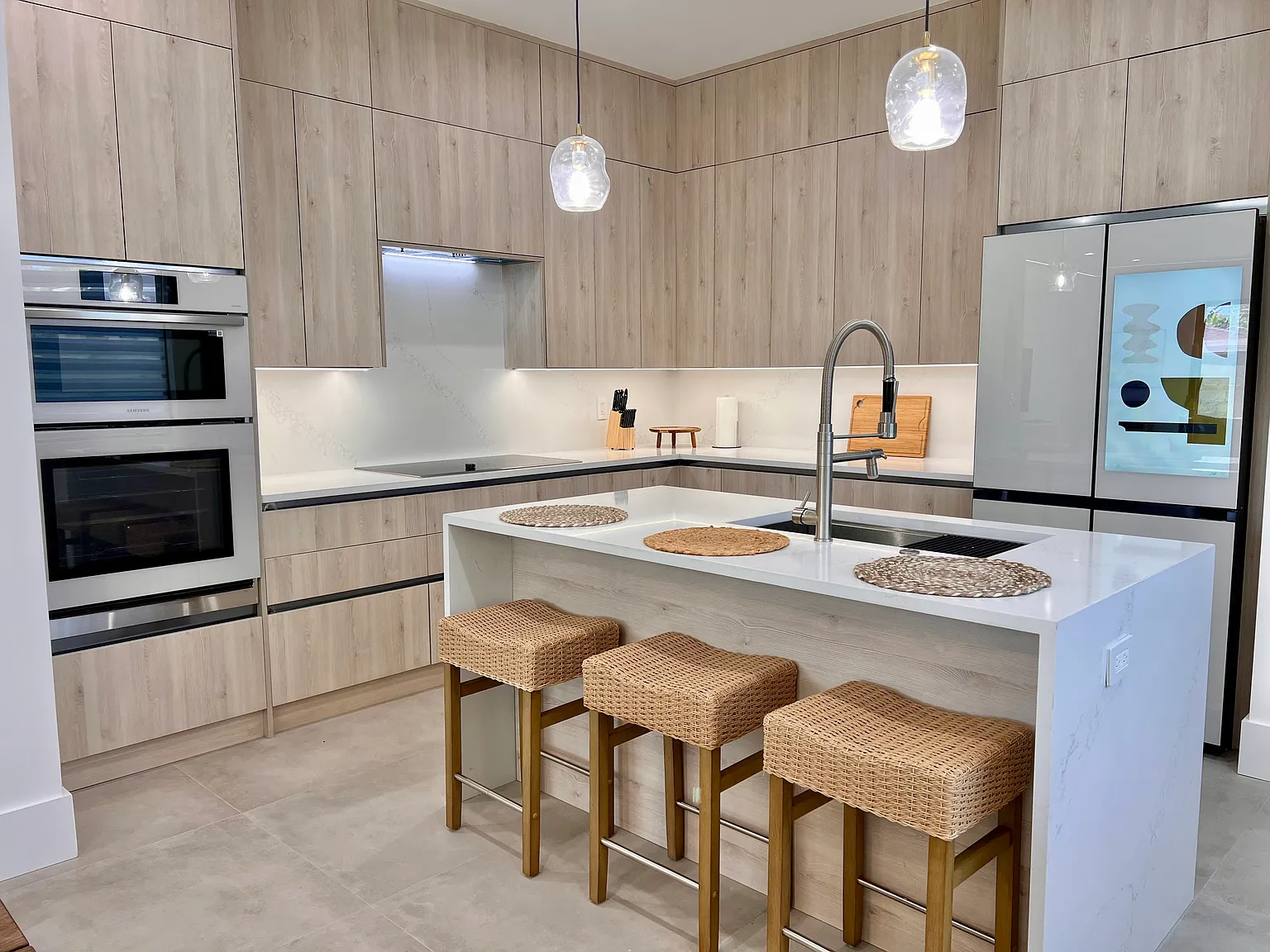 3 bed, 2900 sqft, $10,000 — Photo 3