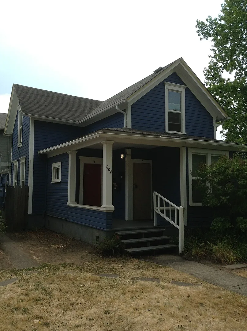 608e15 — Photo 1