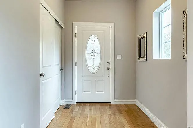11910 Crystal Dr — Photo 2