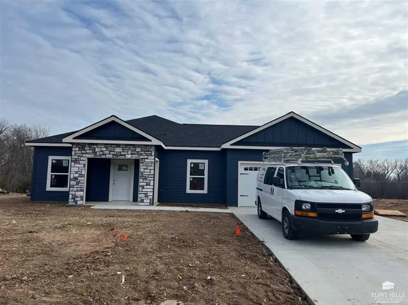 214 Michaels Way, Junction City, KS 66441