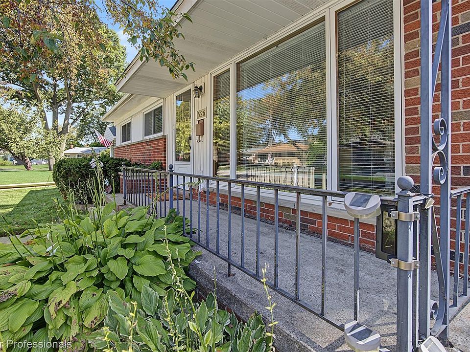 626 Fairway Dr, photo 14