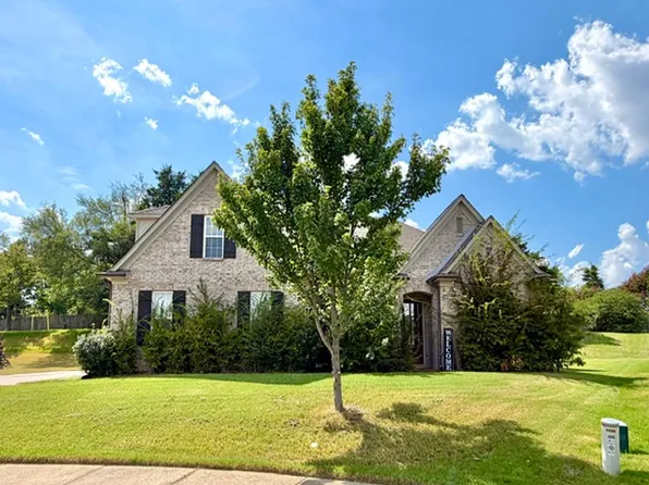 5059 Stone Shadows Dr, Memphis, TN 38125