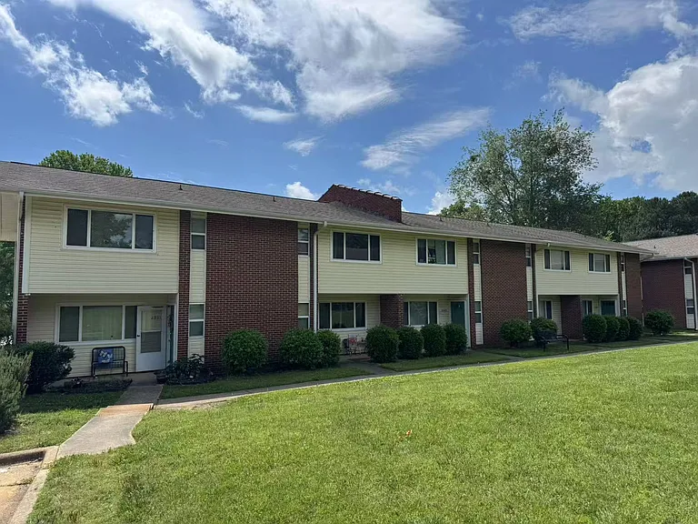 2309 Champion Ct — Photo 1