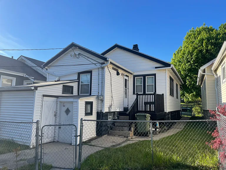 2521 W Michigan St — Photo 28