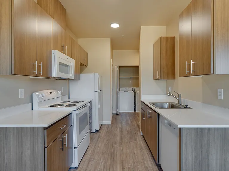 LIBERTY CREST APARTMENTS — Photo 30
