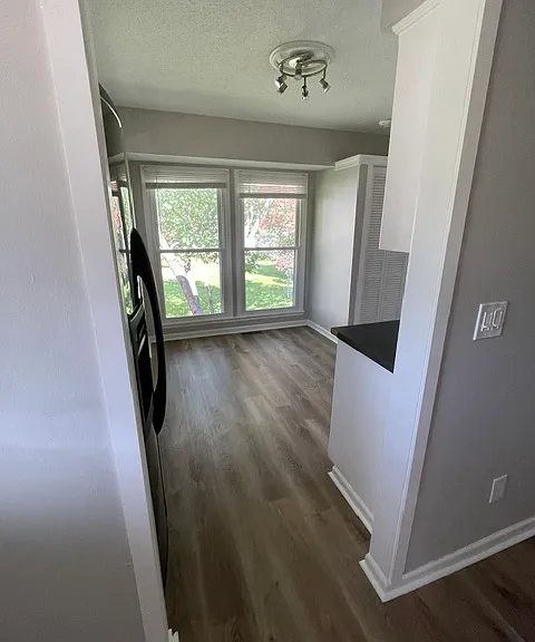 NE Cedar St — Photo 4