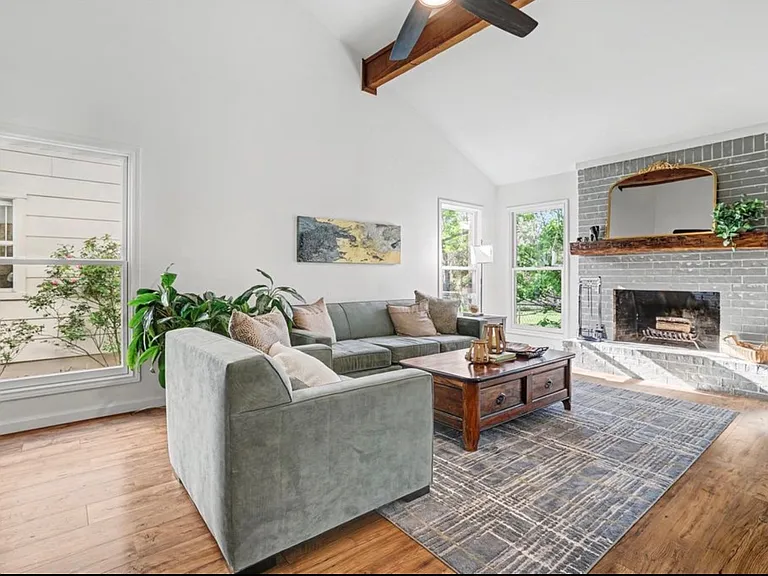 8207 Espanola Trl — Photo 5