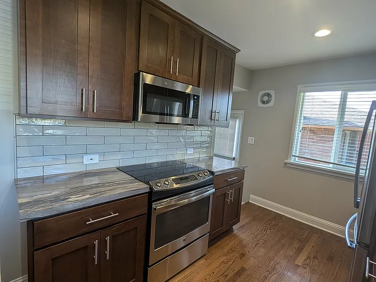 2907 W Princeton Ave — Photo 5