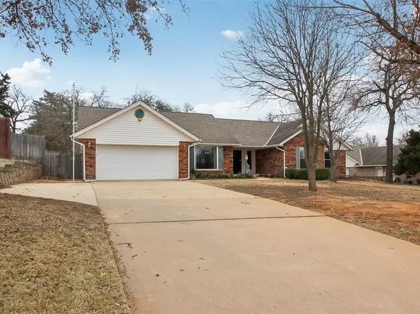 404 Buckboard Ln, Midwest City, OK 73130