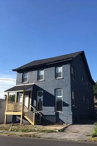 8 Roberts St #2A Photo 1