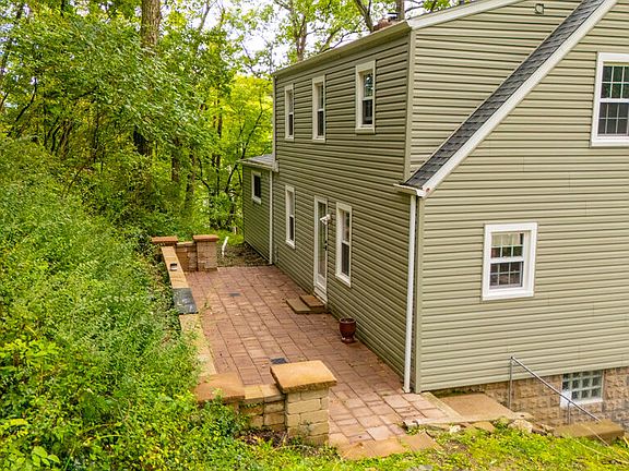 3rd image of 32 Fairfax Drive