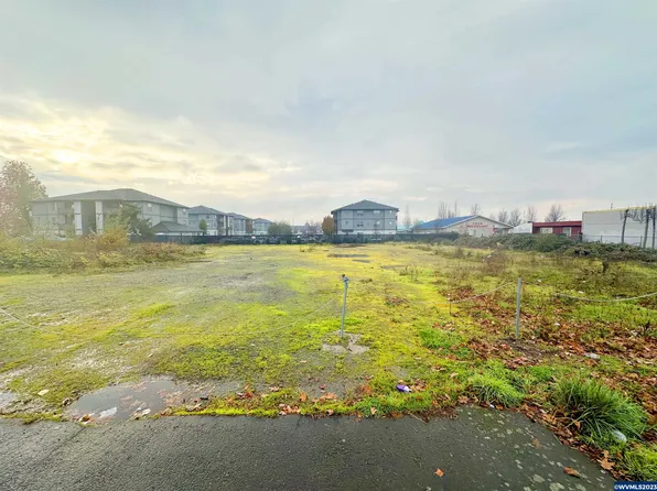 3271 Lancaster Dr NE, Salem, OR 97305