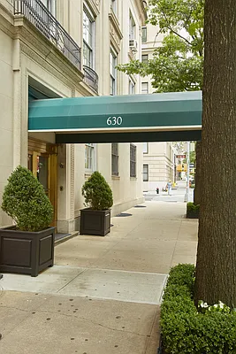 Sold by Compass | media 2