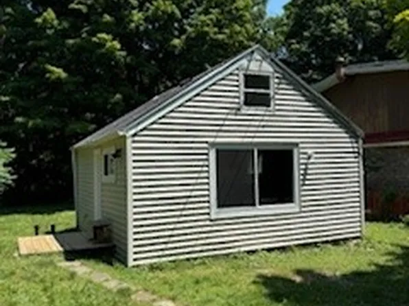 120 Gulf Rd, Camillus, NY 13031