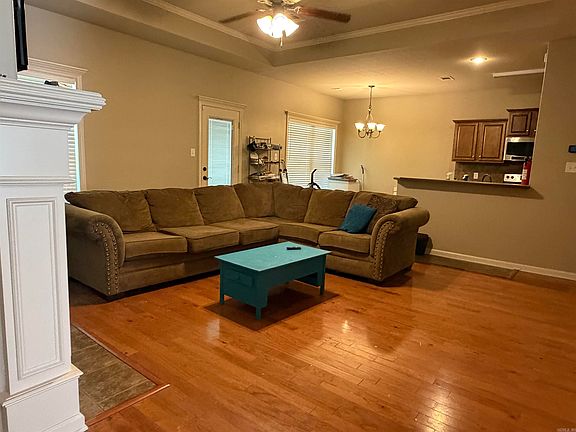 5th image of 14 Ponds Edge Ln