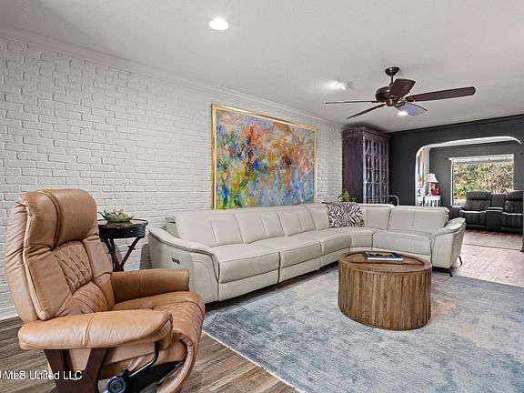 4th image of 527 Front Beach Dr APT 40