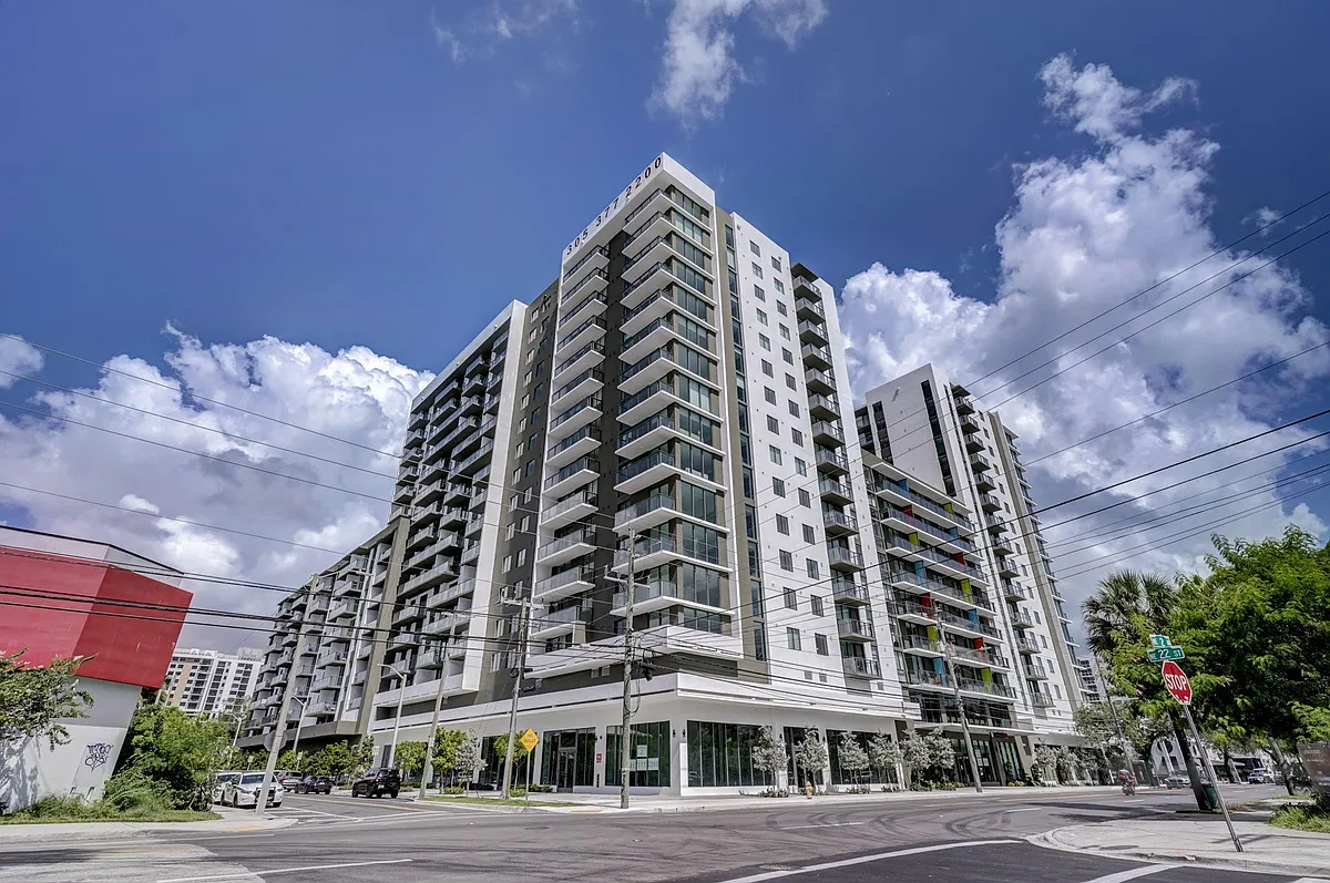 Building Photo - Urban 22