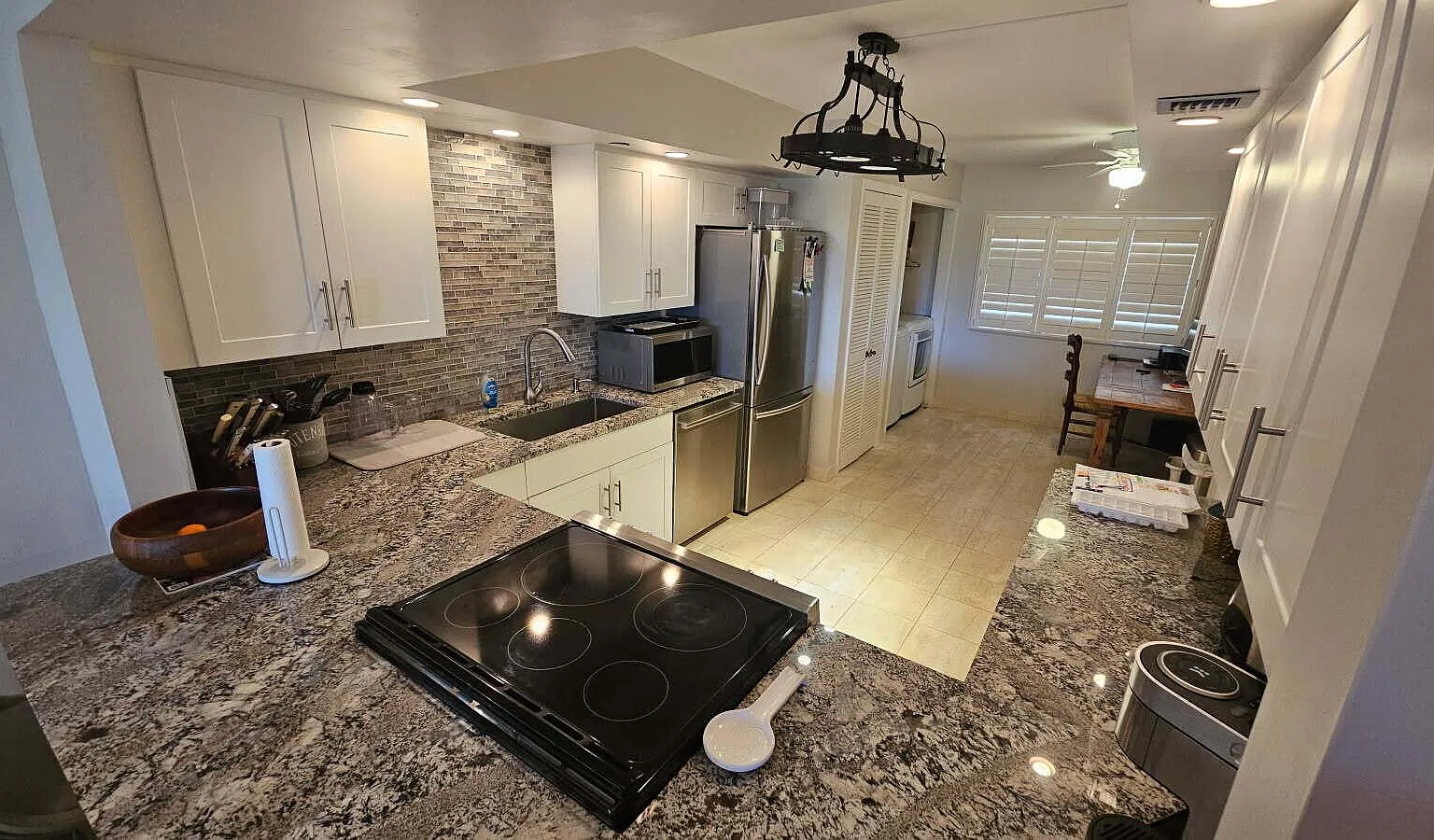 2 bed, 2.0 bath, 1392 sqft, $4,500 — Photo 2