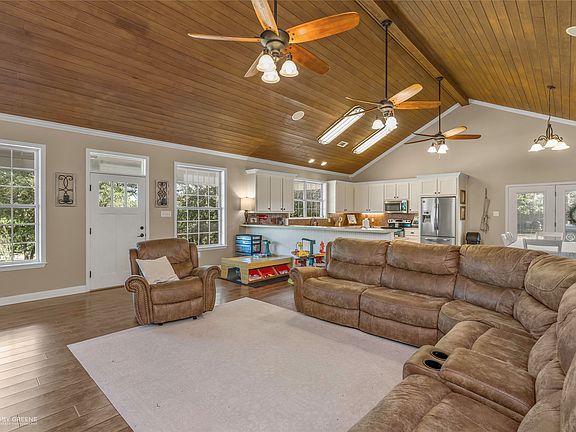 5th image of 416 Graywood Dr