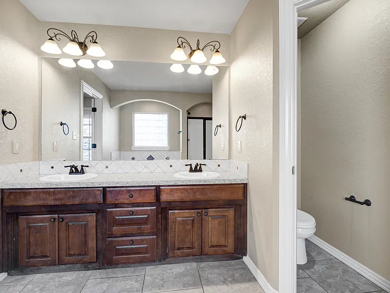 508 Torrington Way — Photo 20