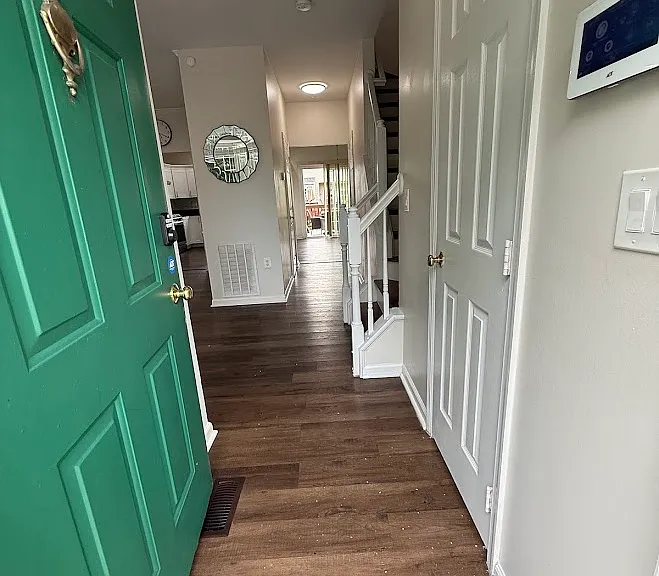 2524 Ayr Ct — Photo 1
