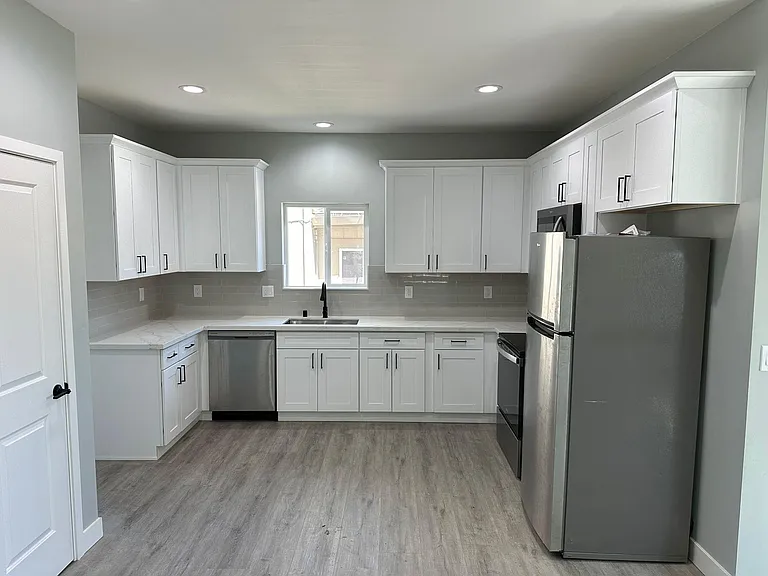 7207 Roca Way #B — Photo 10