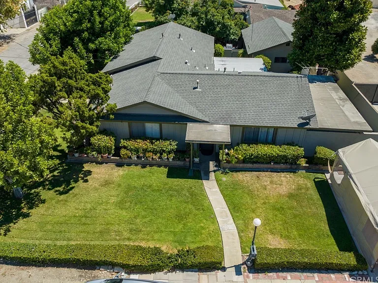 61 Loma Pl — Photo 1
