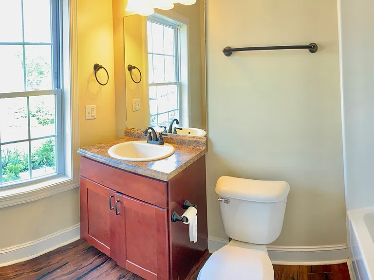 107 Trescott Ln — Photo 2