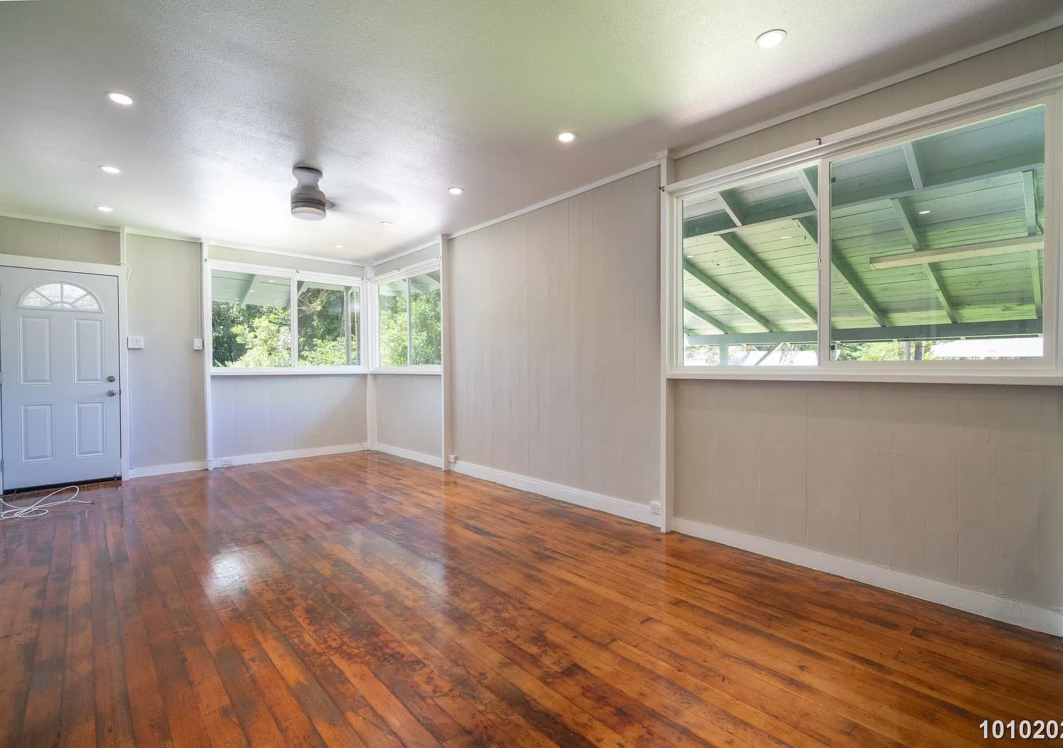 $3500 l 3 Bed l 1 Bath l Single-Family Home in Wahiaw, Oahu — Photo 3