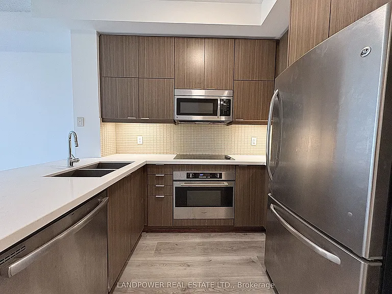 399 Spring Garden Ave #212 — Photo 2