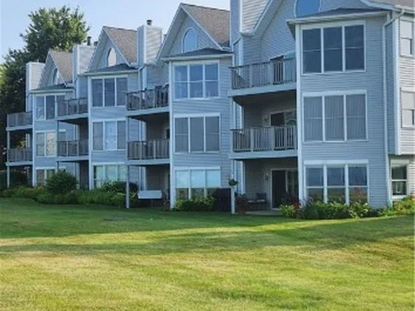 657 2nd St Unit 8, Fairport Harbor, OH 44077