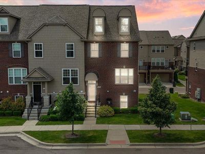 2754 Helmsdale Cir, Rochester Hills, MI, 48307